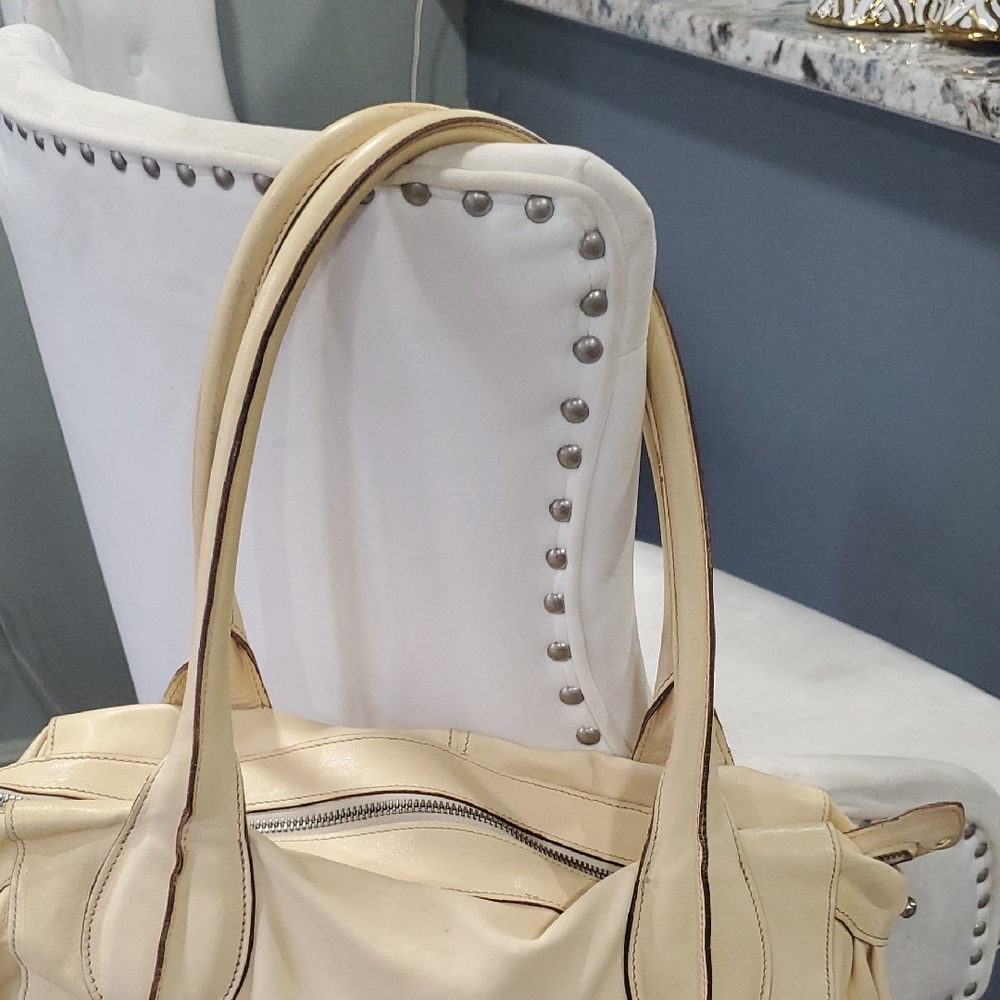 Sundance Cream Leather Shoulder Bag - Picture 12 of 13